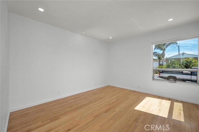 Foto del edificio - 8447 Kittyhawk Ave