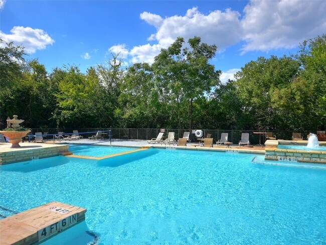 Foto del edificio - 6000 Shepherd Mountain Cove