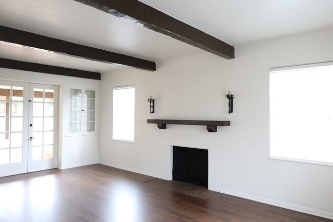 Foto del edificio - 708 NE 21st St