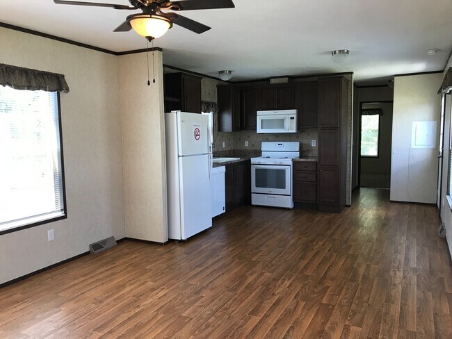 Building Photo - 47 Deer Run Pky