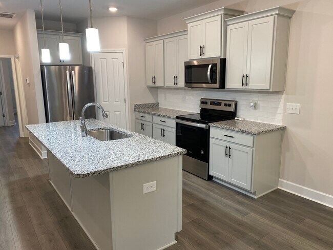 Building Photo - 984 Carraway Ln