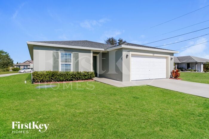 Foto principal - 511 SW Nadell Ave