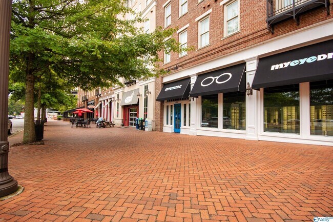 Foto del edificio - 445 Providence Main St NW