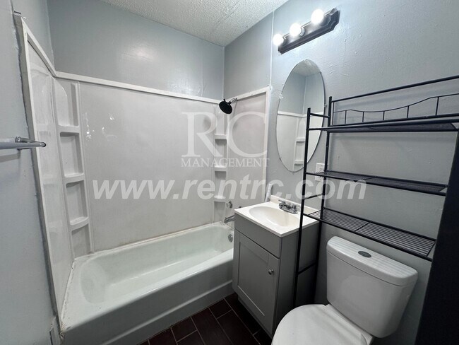 Building Photo - 1406 Grant-