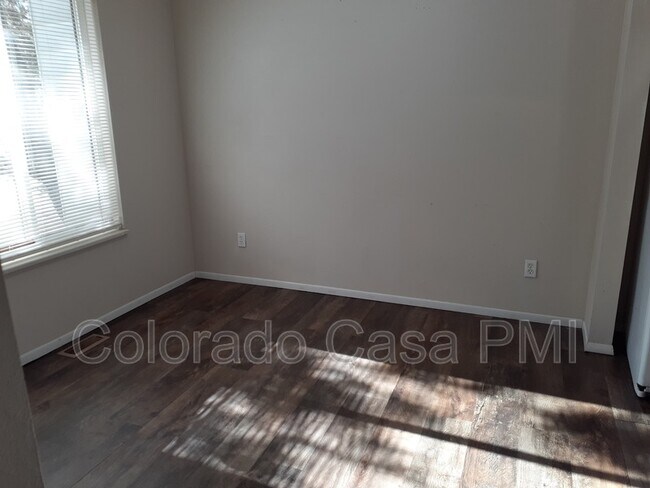 Foto del edificio - 1284 Cree Dr