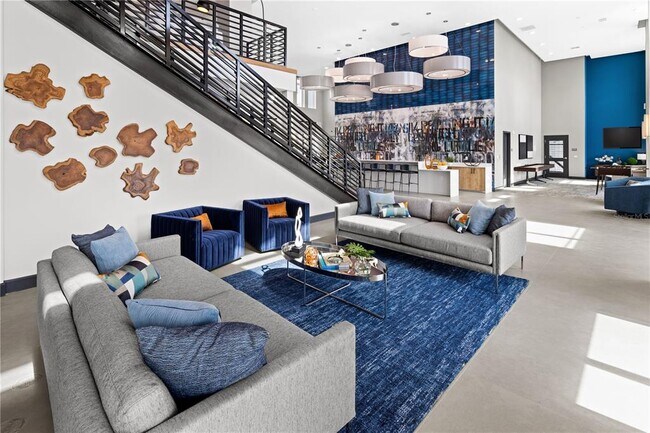 Building Photo - 5256 International Dr