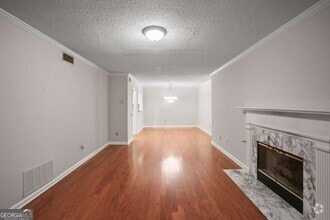 Building Photo - 202 Peachtree Forest Dr