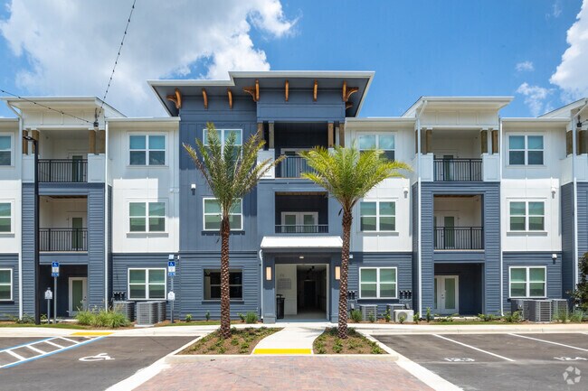 Entrada del edificio - Casara Pensacola