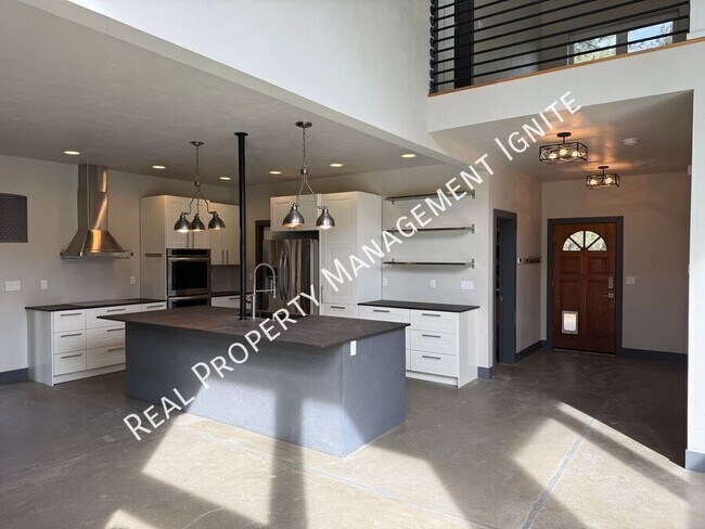 Foto del edificio - 19354 Kiowa Rd