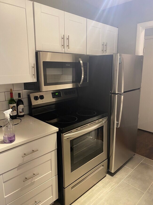 Foto del edificio - 4425 Westlawn Dr