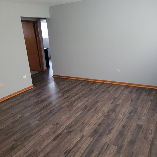 Foto del edificio - 6805 W Montrose Ave