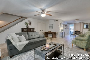 Foto del edificio - 8715 Starcrest Dr