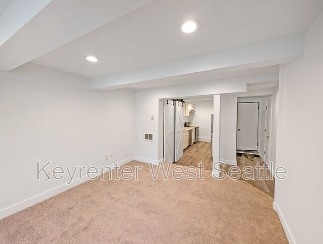 Building Photo - 4814 Delridge Wy SW