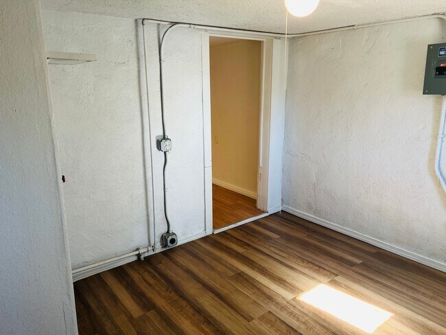 Foto del edificio - 709 W 17th St