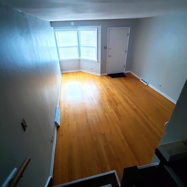 Foto del edificio - 2430 E 73rd St