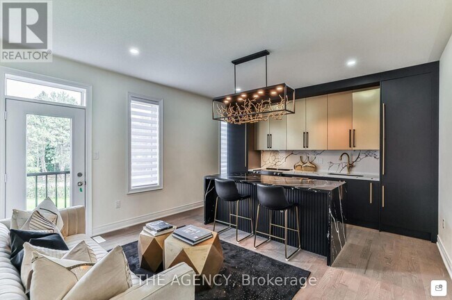 Photo du bâtiment - 152 Coldwell Bay Cir