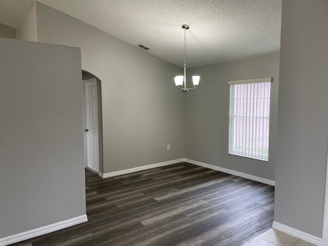 Building Photo - Great Home