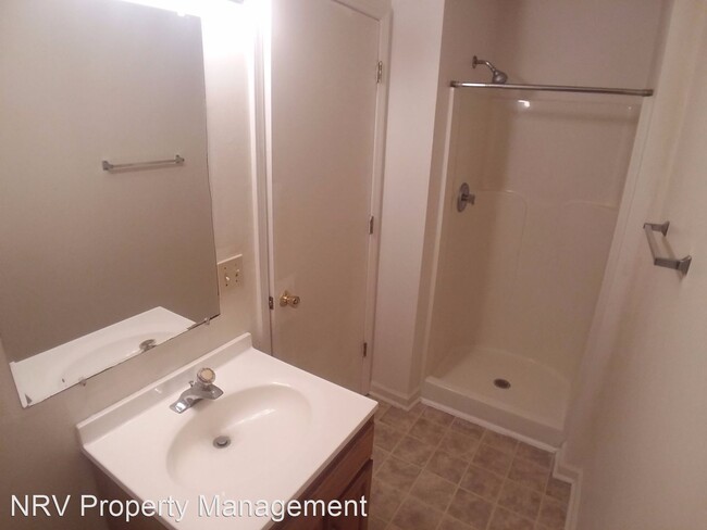 Building Photo - 1706 3rd St