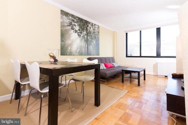 Foto del edificio - 2030 F St NW