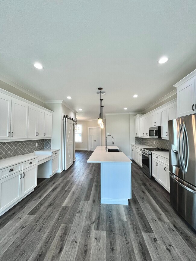 Kitchen - 1293 Savona Dr NE