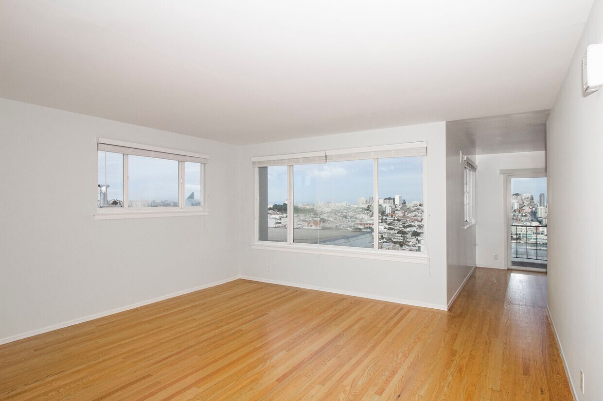 Primary Photo - 99 Lupine Ave