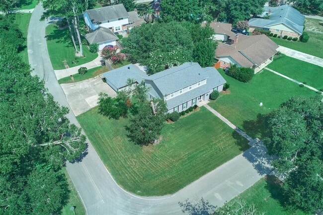 Foto del edificio - 725 River Plantation Dr