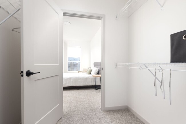 Interior Photo - Lynvue