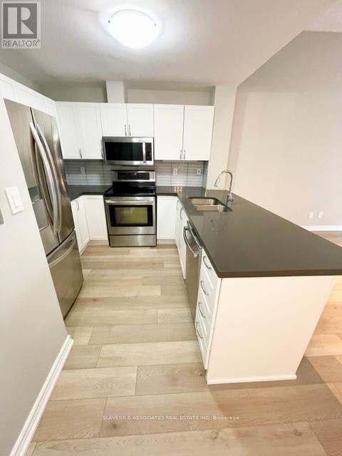 Photo du bâtiment - 4198 Dundas St W