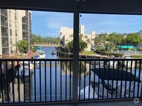 Building Photo - 4 Royal Palm Way