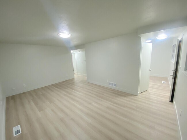 Foto del edificio - 314 W Center St