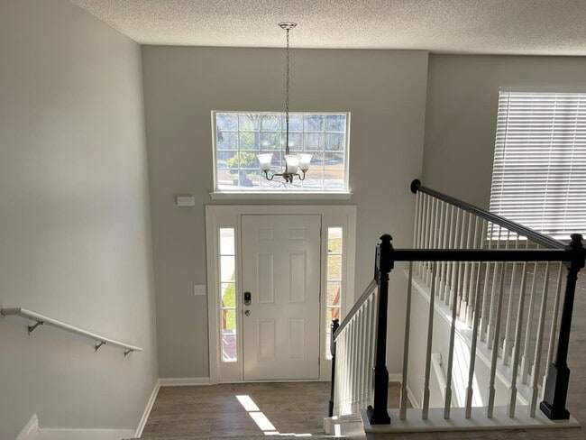 Building Photo - 304 Cork Ln