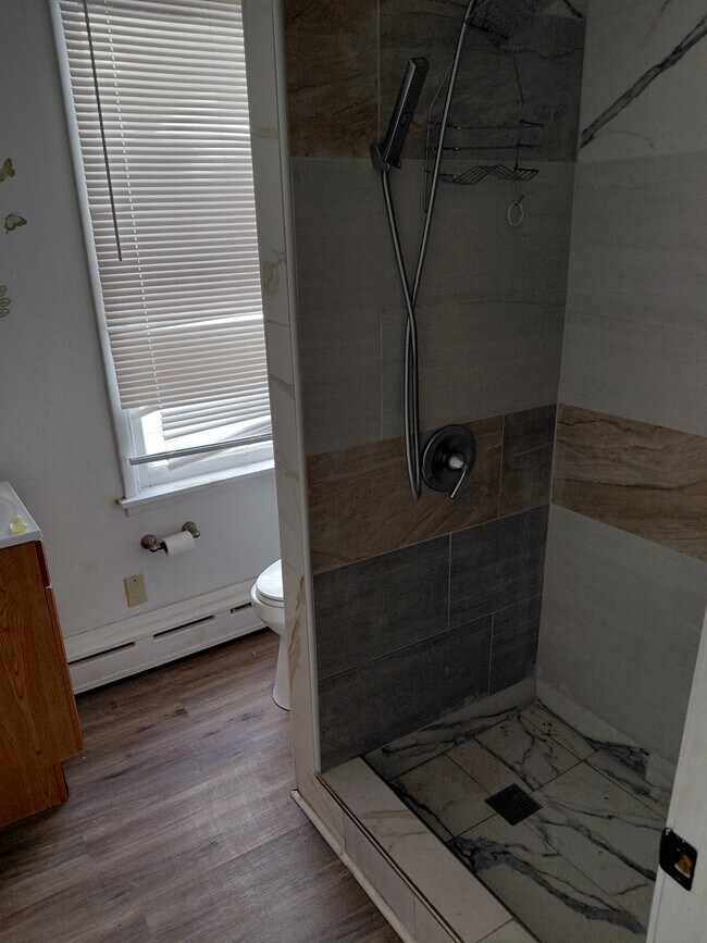 Foto del edificio - 1037 E Philadelphia St