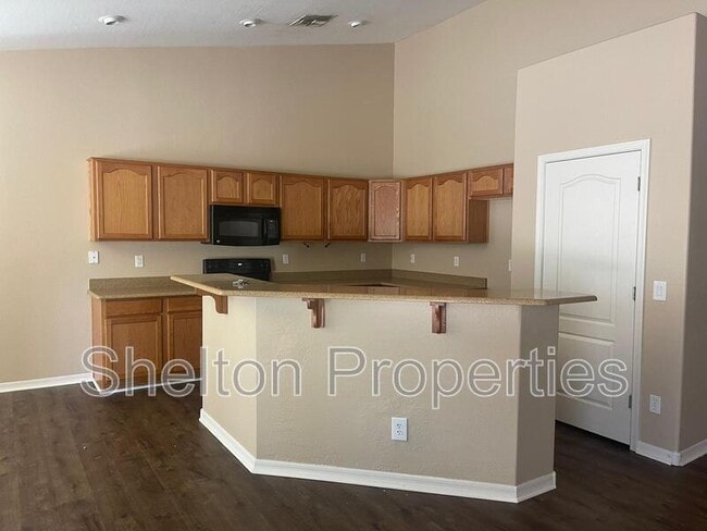 Building Photo - 25652 W Magnolia St