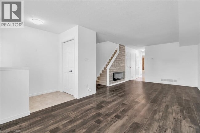 Building Photo - 50 Howe Dr