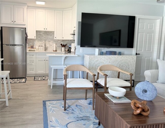 Building Photo - 130 N Collier Blvd