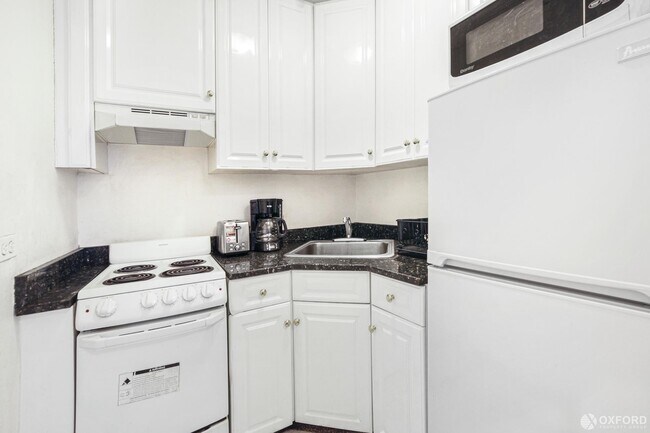 Building Photo - 45 West 86th Street