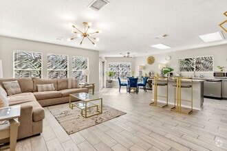 Building Photo - 1627 Pinetum Dr