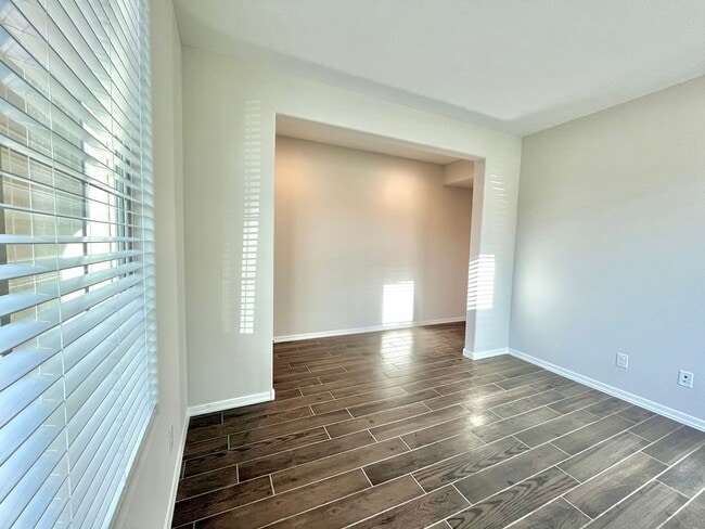Building Photo - MOVE IN SPECIALS!!  2 Master Suites Open C...