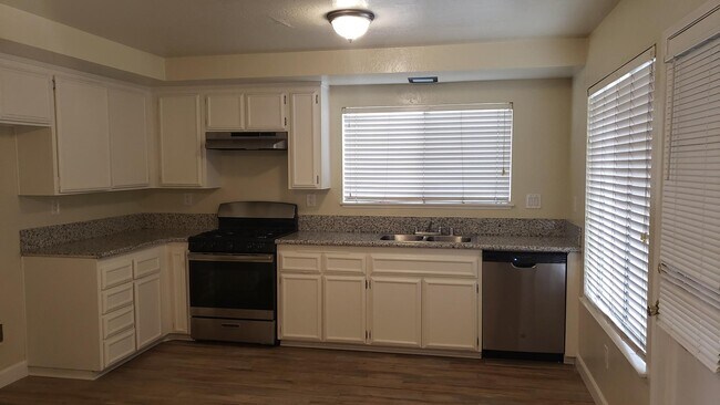 Building Photo - 4413 Lavender Ct