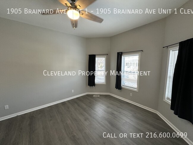 Foto del edificio - Fully Upgraded Cleveland Duplex