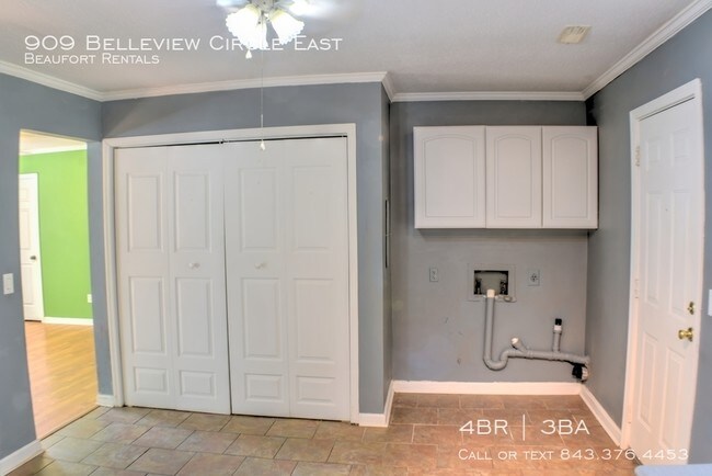 Building Photo - 909 Belleview Circle East