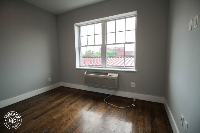 Building Photo - 413 Broadway