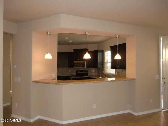 Building Photo - 3535 S Jasmine Dr