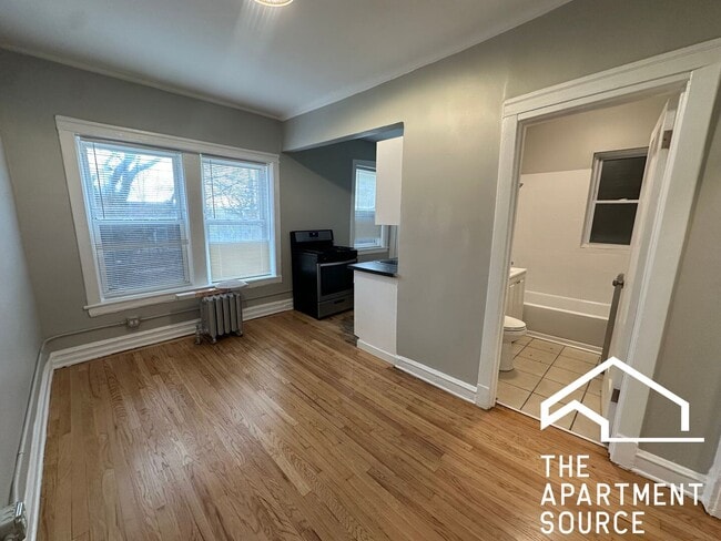 Foto del edificio - 4902 N St Louis Ave