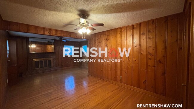 Foto del edificio - 299 McElroy Rd