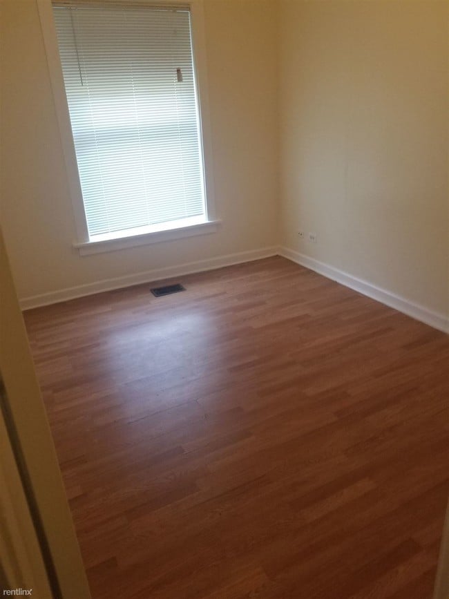Building Photo - 2 br, 1 bath Apartment - 205 E 42nd St