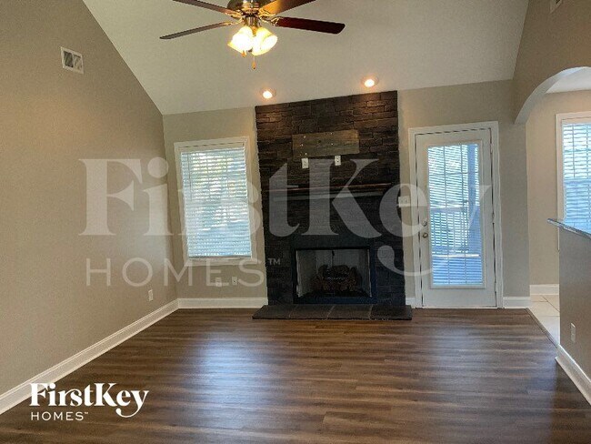 Building Photo - 2592 Hattington Dr
