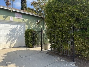 Building Photo - 5901 woodman