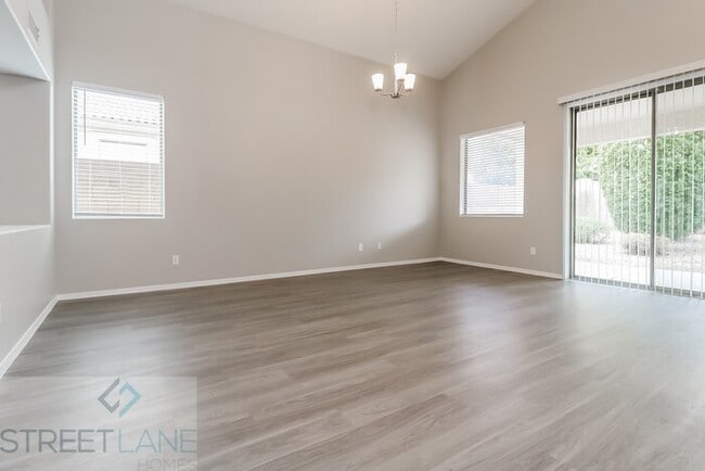 Building Photo - 15934 W Maui Ln