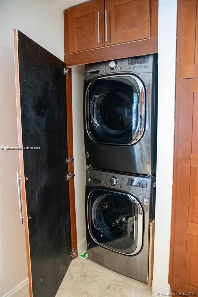 Foto del edificio - 3578 Magellan Cir